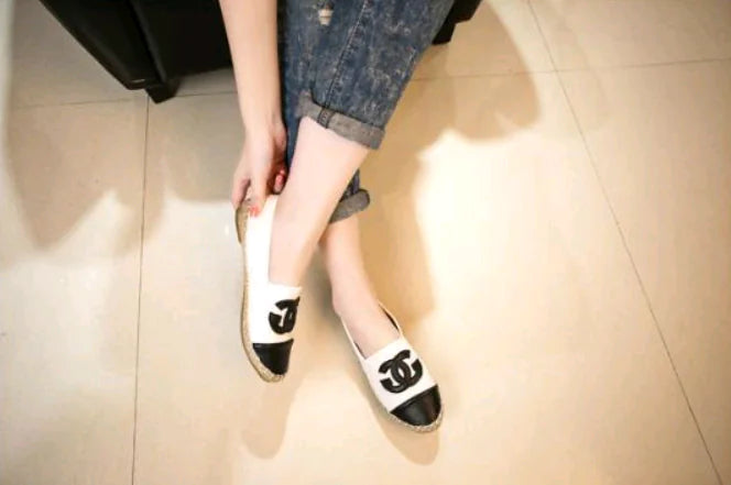 Chic Matte Fisherman Flats