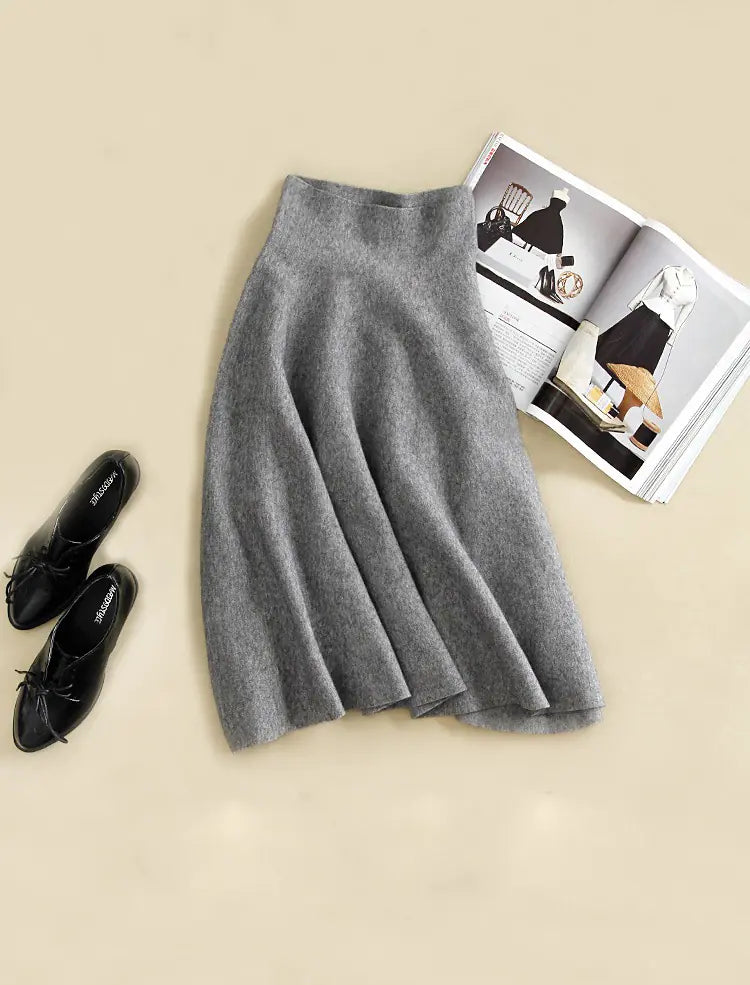 Elegant Pleated Midi Skirt