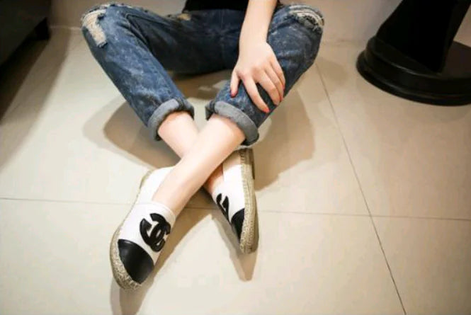 Chic Matte Fisherman Flats