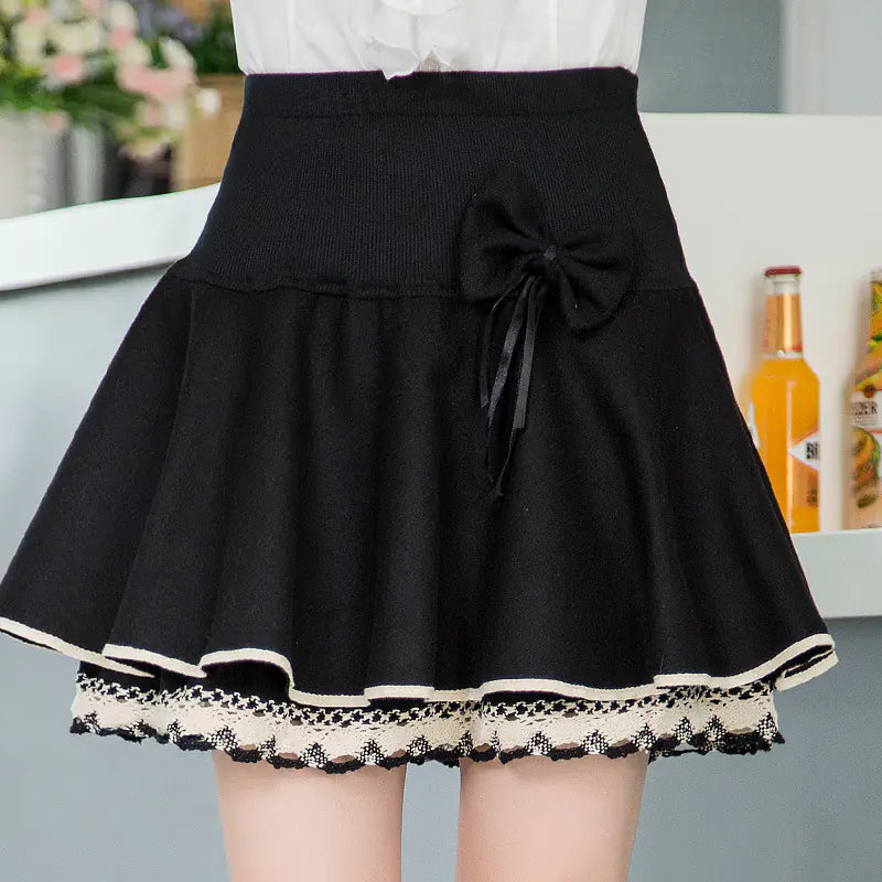 Chic Lace Pleated Mini Skirt