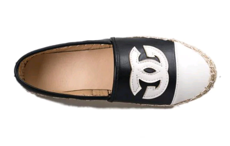 Chic Matte Fisherman Flats