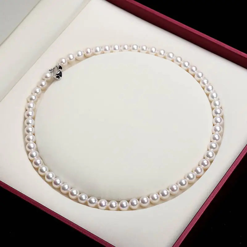 Chic Pearl Necklace for Every Occasion