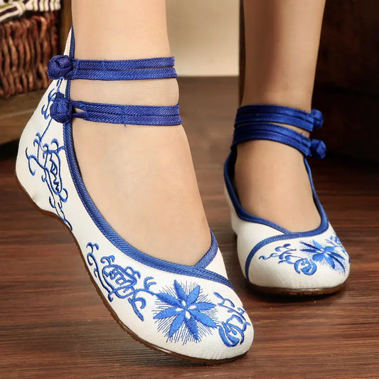 Beijing Embroidered Comfort Shoes