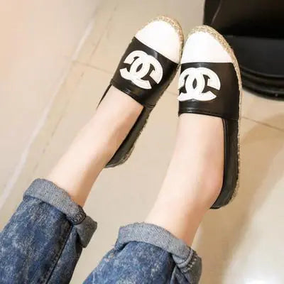 Chic Matte Fisherman Flats