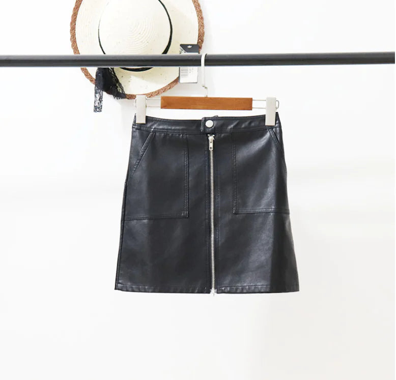 Chic Pocket Leather Skirt