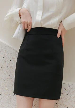 Chic Skirt Suit with Bag Hip Design