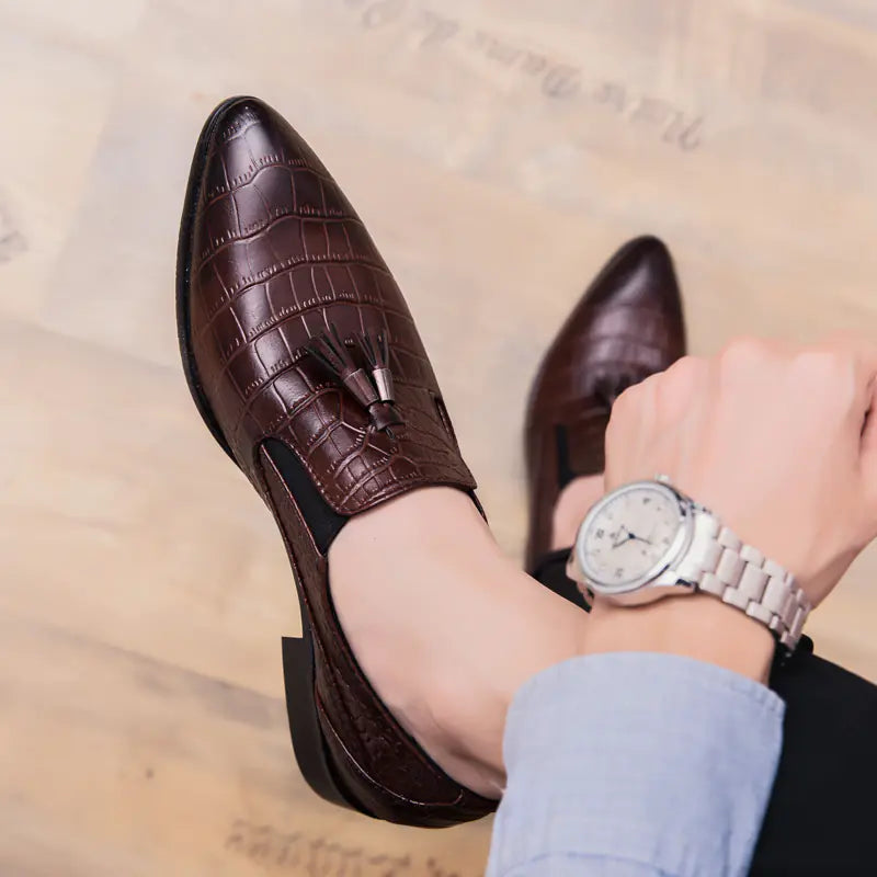 Men's Sleek Pointed Dress Shoes